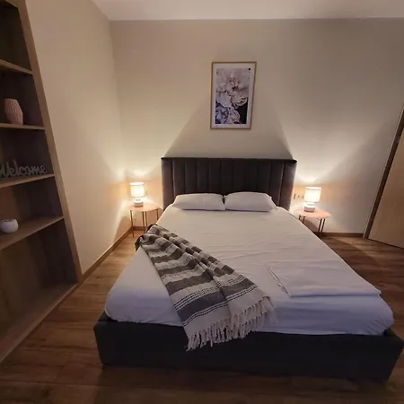 The House - Boutique *