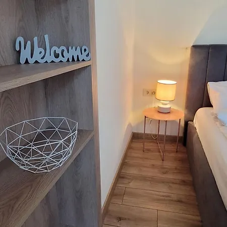 The House - Boutique *